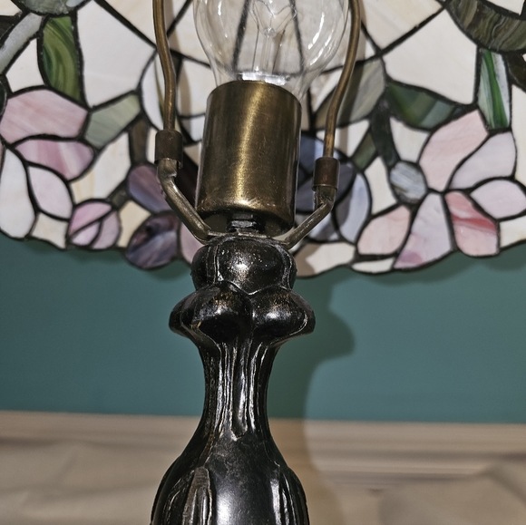 Dale Tiffany Teller Stained Glass Table Accent Lamp with Floral Design - Picture 3 of 7